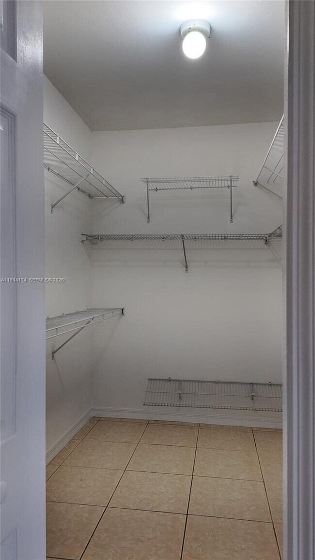 Building Photo - 3265 SW 153rd Pl