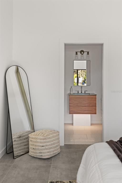 Building Photo - 870 Carver St