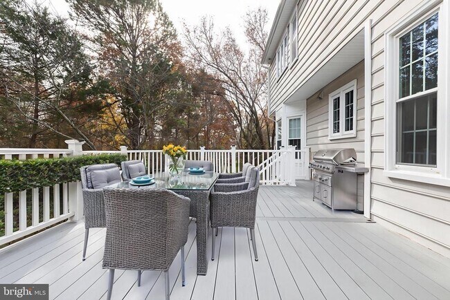 Building Photo - 14209 Floral Park Dr
