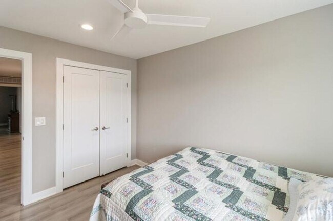Building Photo - 3BR 2.5bath Townhome Available in Waukee