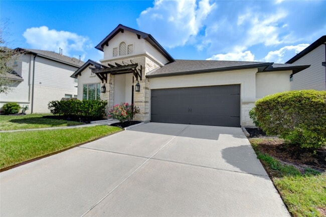 Building Photo - 1930 Creekwood Cv