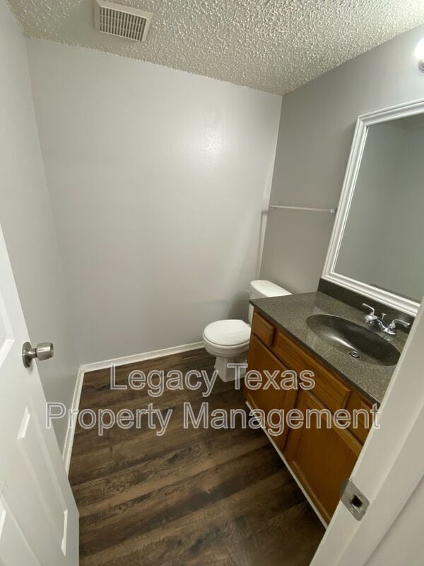 Building Photo - 1407 Courtney Pl