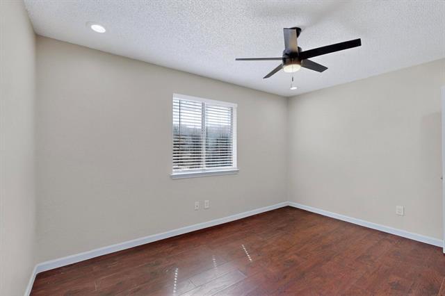 Building Photo - 310 E Amberway Ln