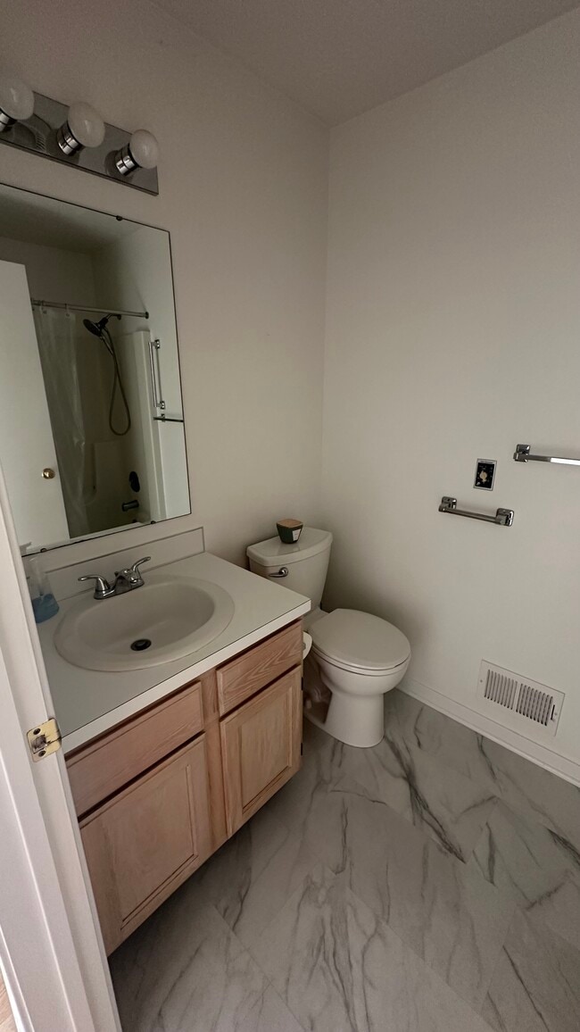 Building Photo - 2327 Coyote Creek Dr