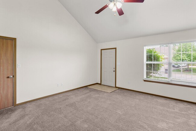 Building Photo - 509-511 Glenstone Dr.