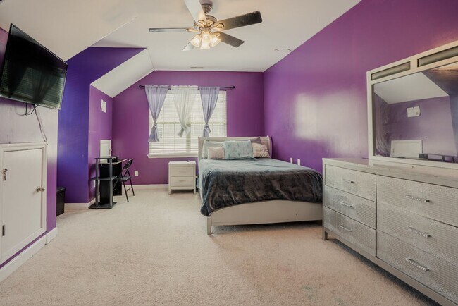 Building Photo - 4 Bedroom Home in the Village at Rolesville