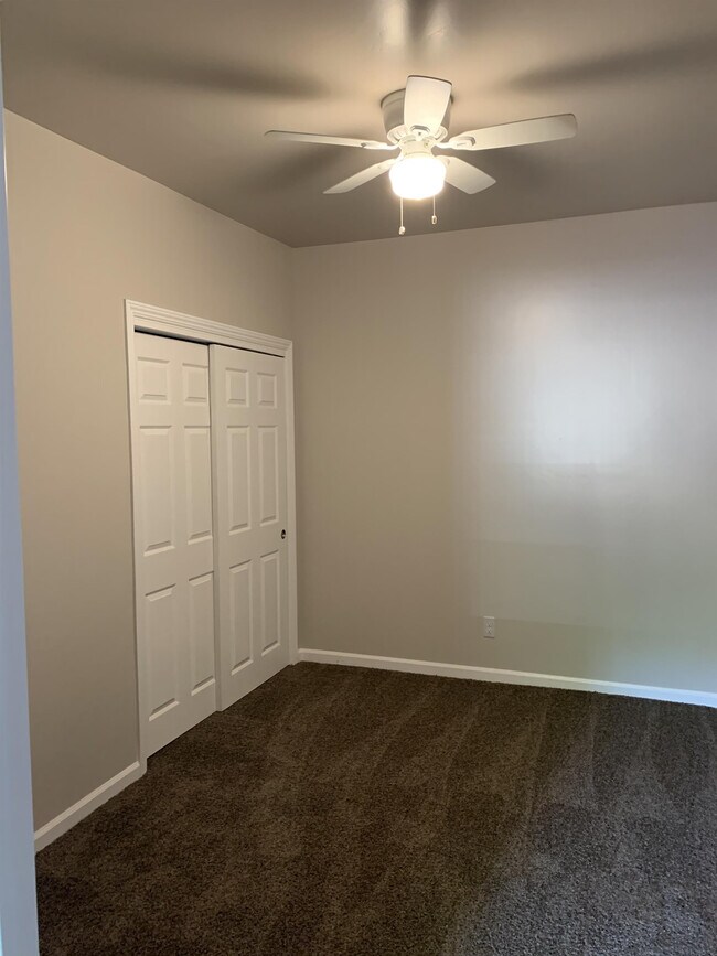 Building Photo - 13076 Ridge Rd