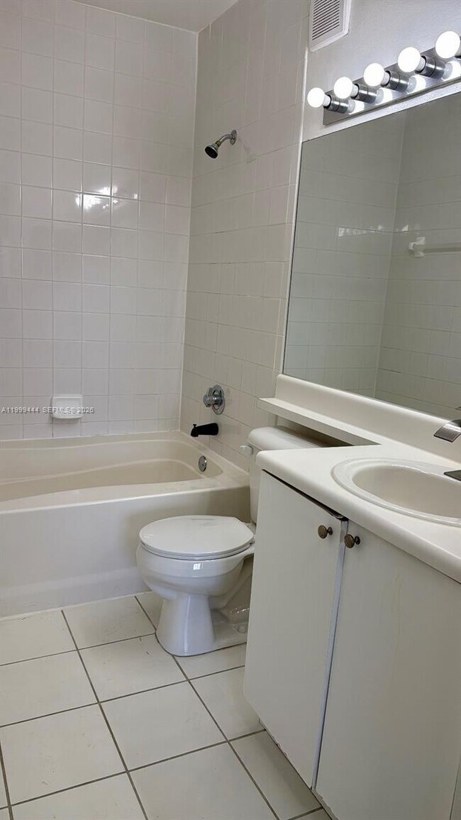 Building Photo - 2201 W Preserve Way