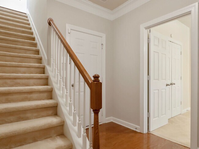 Building Photo - 3 bedroom 3 bath  Townhouse in Cobblestone...