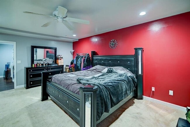 Building Photo - Incredible furnished house on Madison's West Side