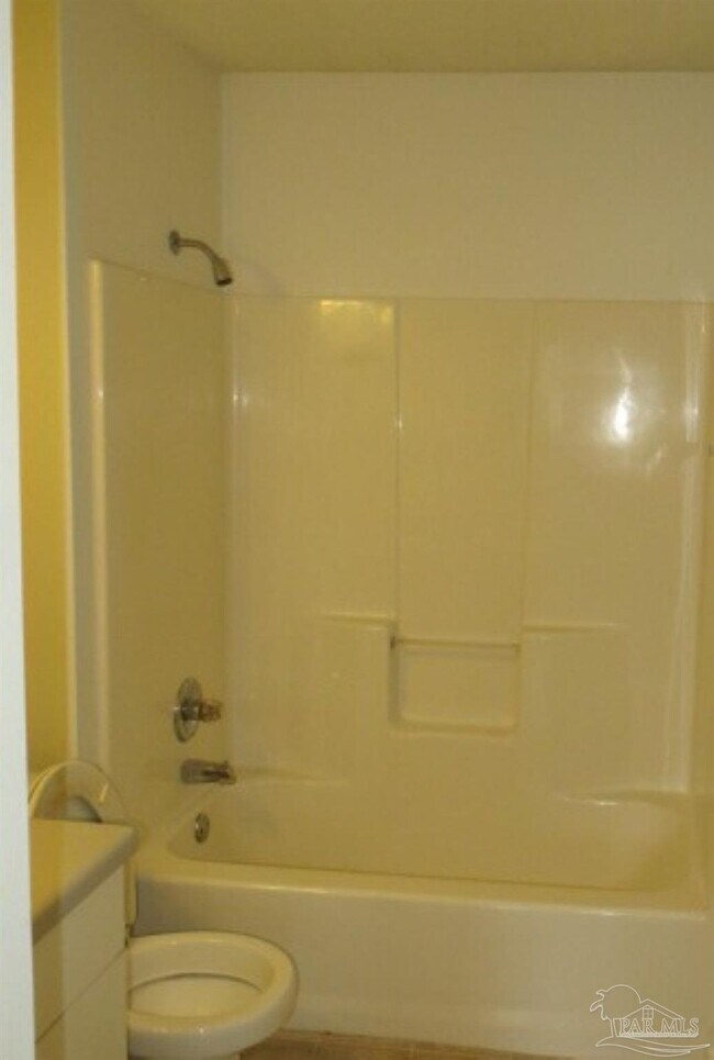 Building Photo - 5491 Chantilly Cir