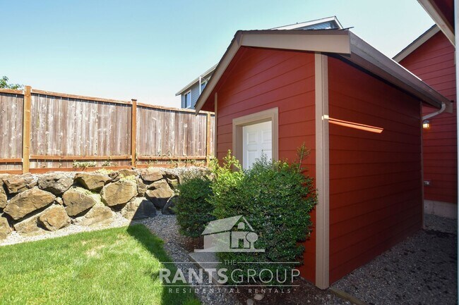 Building Photo - Beautiful Home in Hawks Prairie