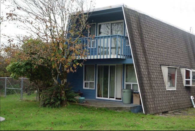 Primary Photo - 2 Story 2 Bedroom 1 3/4 Bath Chalet Style ...