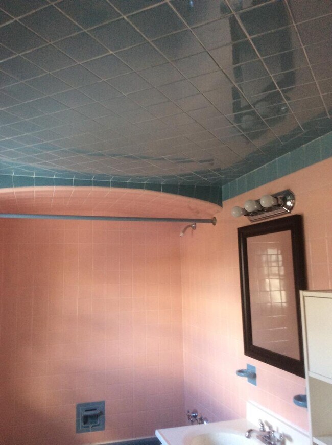 Building Photo - 95 Noble St