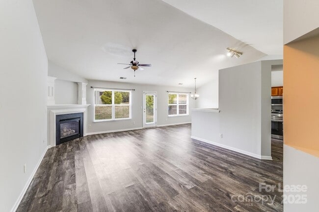 Building Photo - 6320 Alder Ct