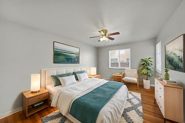 Building Photo - 1461 N Jasmine-2