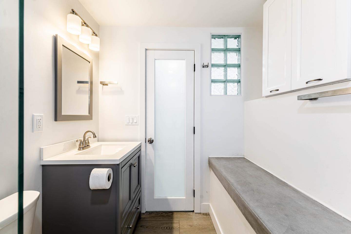 Building Photo - Charming Canyon-View Studio | Serene Livin...