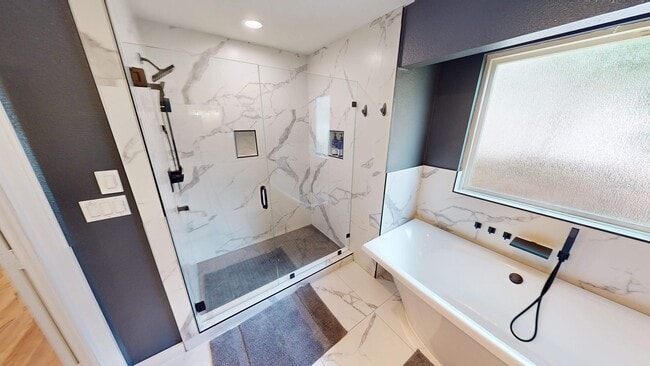 Building Photo - 430 Peninsula Dr