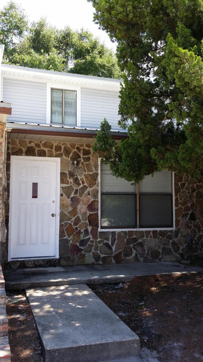 Primary Photo - 151 Scottwood Dr SE