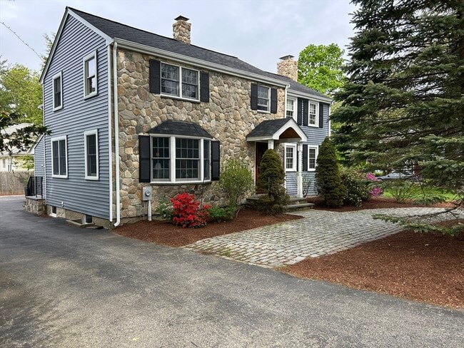 Primary Photo - 16 Pinevale Ave