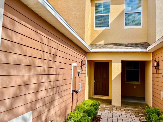 Building Photo - 1307 Priory Cir
