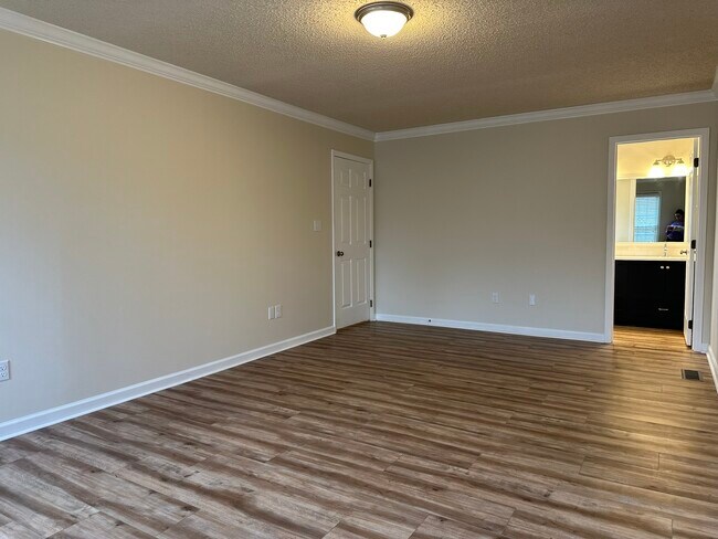 Building Photo - 328 Brookside Ct