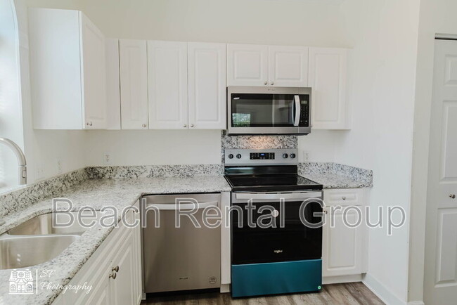 Building Photo - 4191 Hibiscus Dr