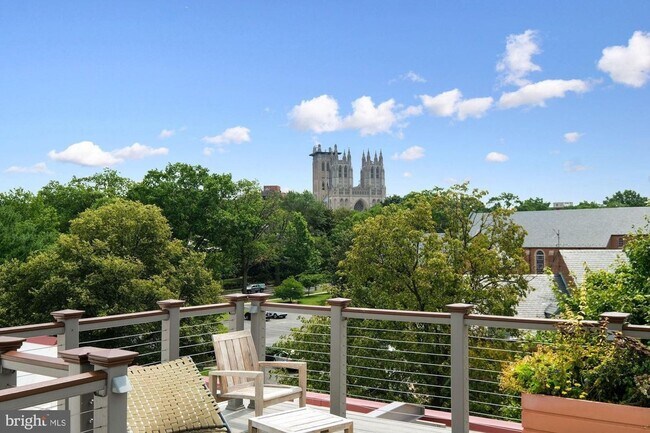 Building Photo - Spacious 1BR/1BA in Fabulous Cathedral Hei...