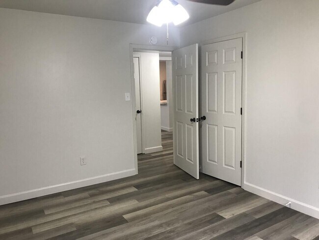 Building Photo - 7 Diego Ct