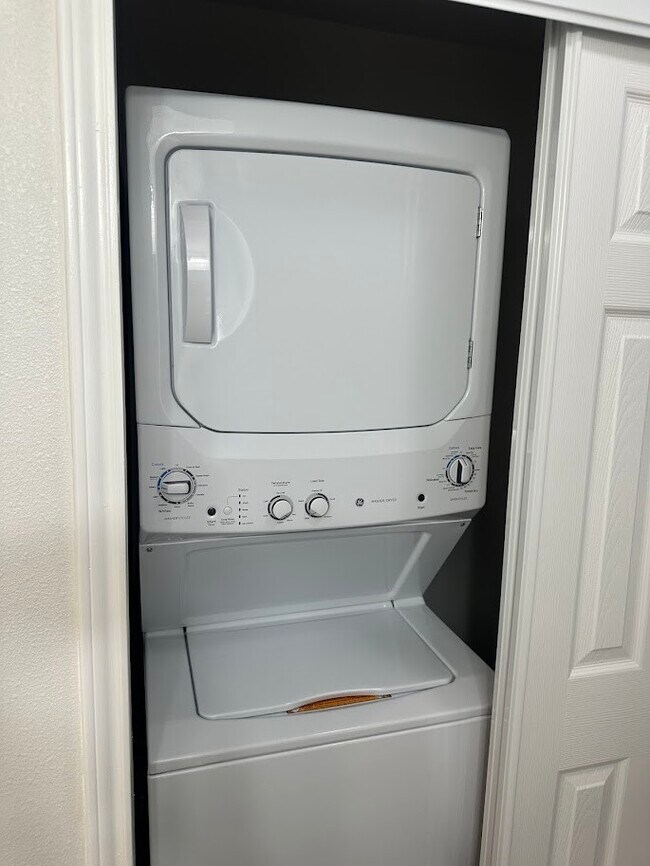 Building Photo - 48 Vigilante Rd