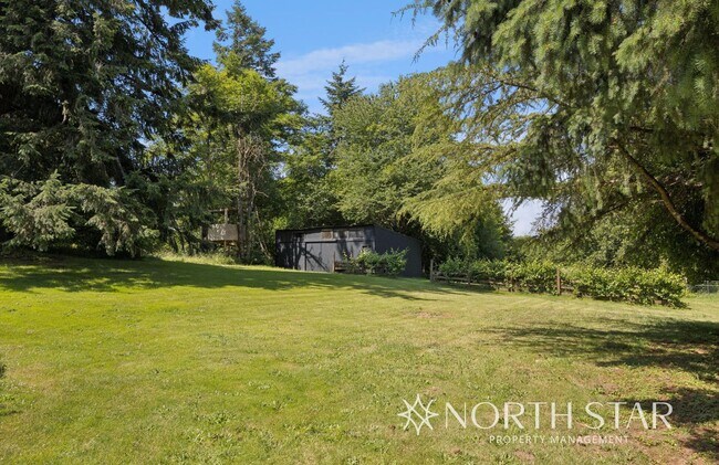 Building Photo - A Private Paradise Near Downtown