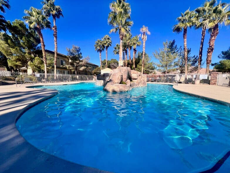 Building Photo - 1604 Queen Victoria St