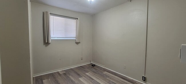 Building Photo - 627 North St