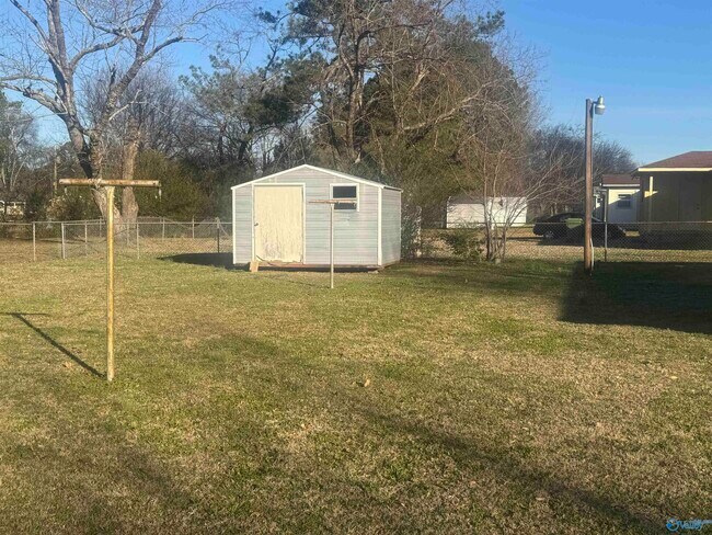 Building Photo - 1601 Armstrong St NW