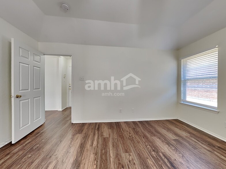 Building Photo - 1013 White Marlin Dr