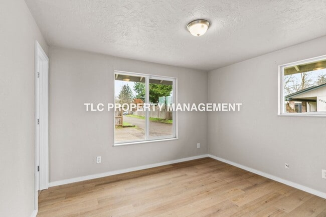 Building Photo - 2082 Ohio St