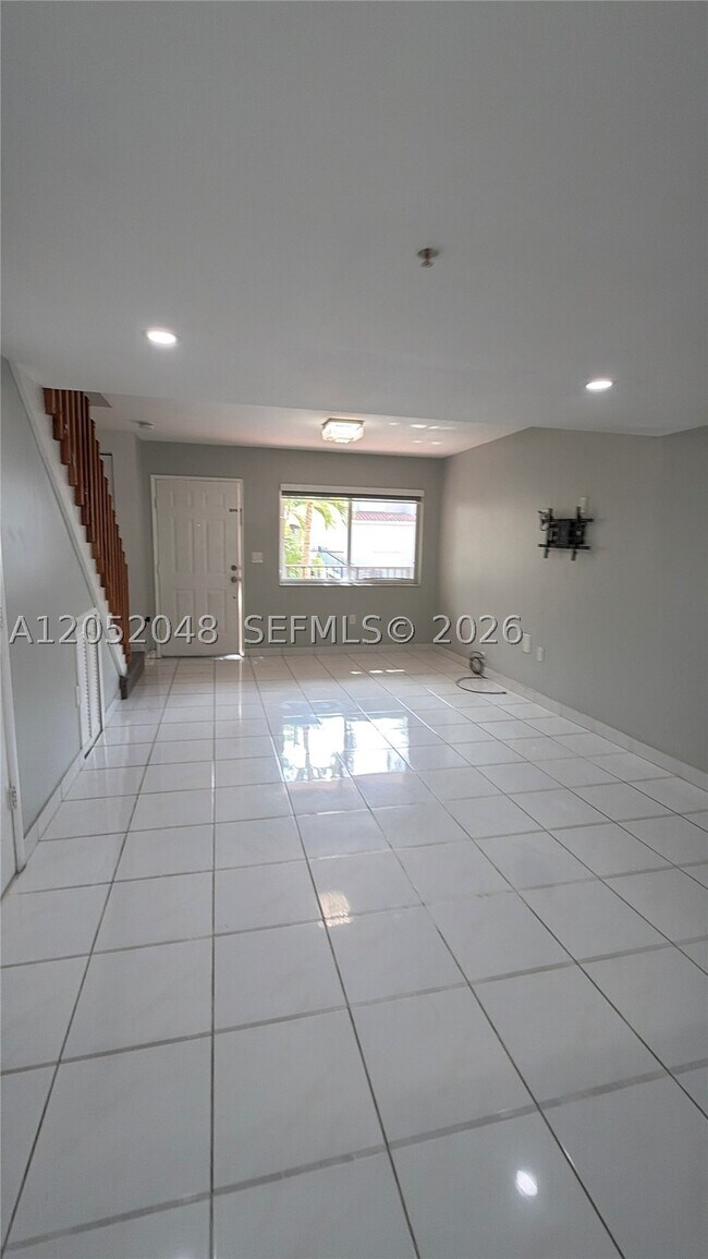 Building Photo - 551 NW 82nd Ave