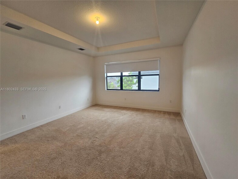 Building Photo - 4578 SW 174th Ave