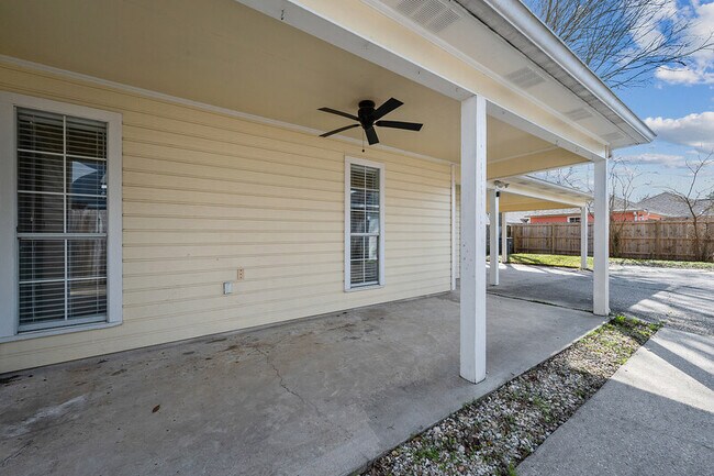 Building Photo - 10716 Misty Vale Ave