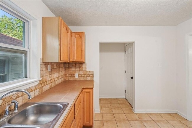 Building Photo - 125 Chappell Rd SW