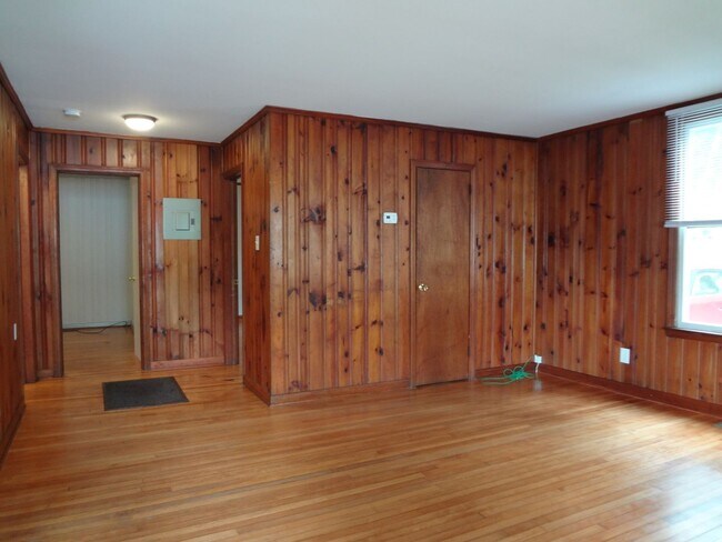 Building Photo - 434 S Greensboro St