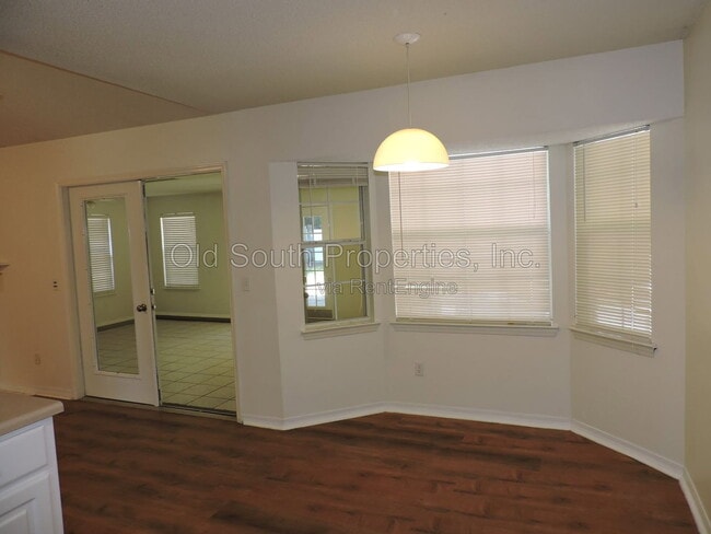 Building Photo - 2552 Southern Oaks Dr