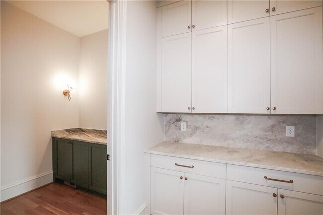 Building Photo - 96 Sheridan Dr NE