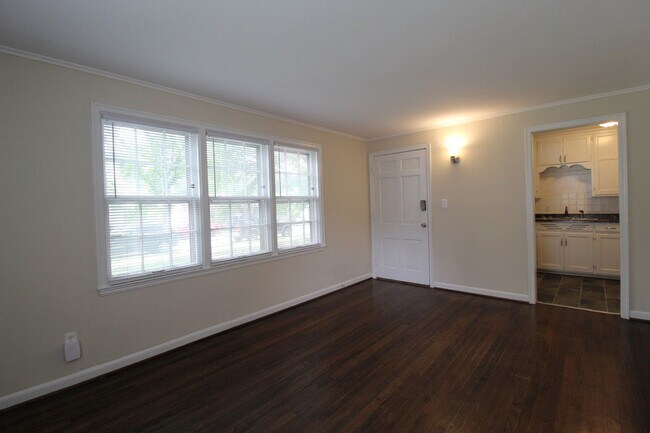Building Photo - 4420 S Parkway Dr