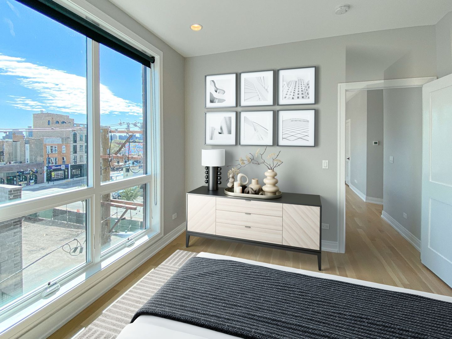 Building Photo - 1058 W Cornelia Ave