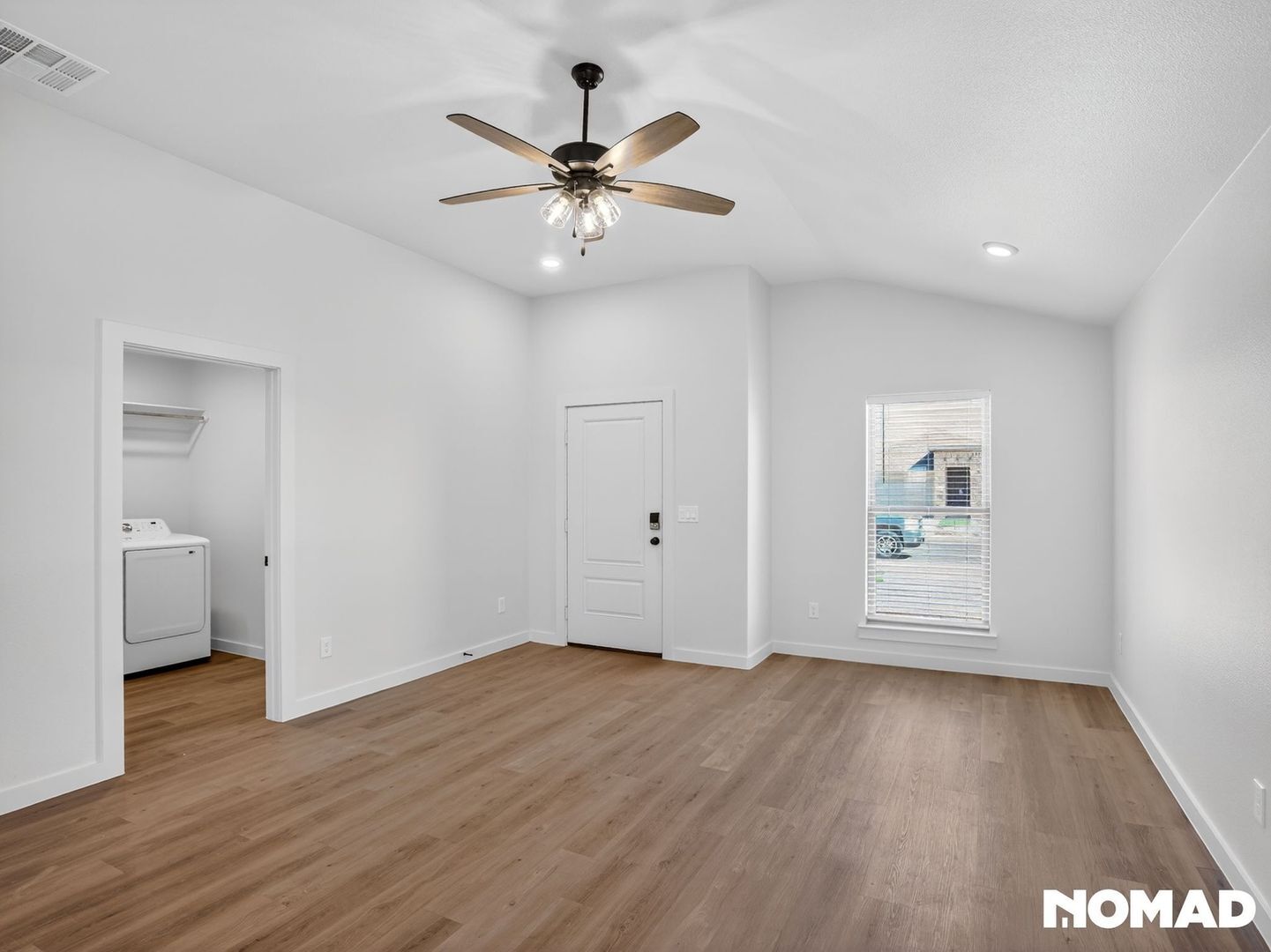 Building Photo - 2160 Langford Ave