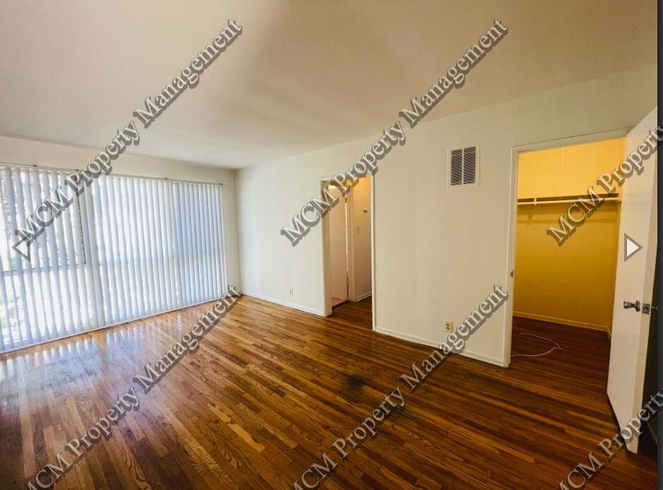 Unit 36 - Living Room 1 - 1605 N MARTEL Ave