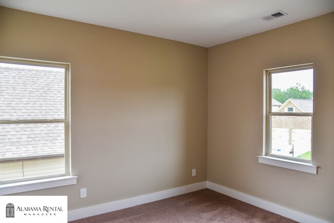 Building Photo - 5868 Cheshire Cove Trail
