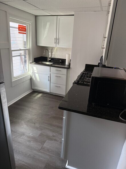 Building Photo - 48 Zulema St
