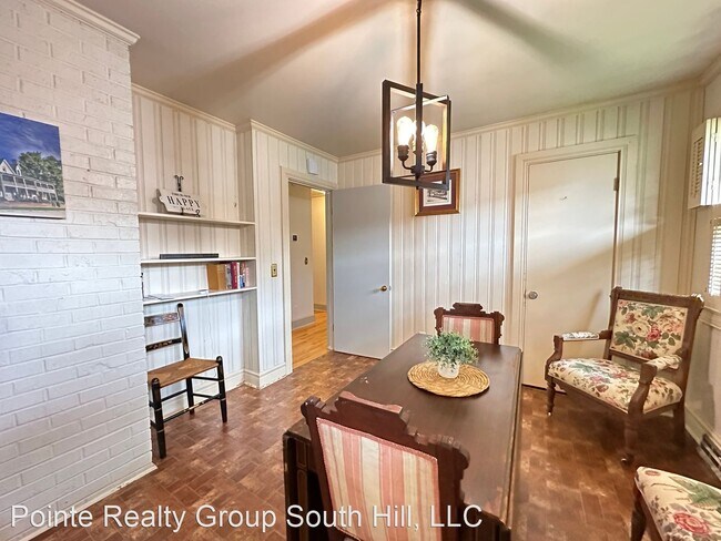 Building Photo - 2 br, 1.5 bath House - 1392 Jefferson St